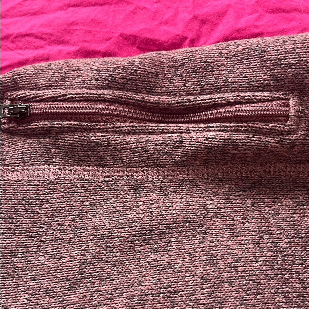 Patagonia Women’s 1/4 zip Heathered Purple Fleece Pullover - Picture 3 of 8
